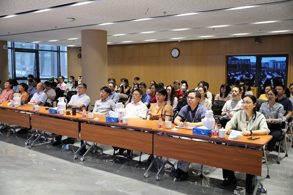 計算機(jī)網(wǎng)絡(luò)信息中心在“七一”當(dāng)天開展系列慶祝活動